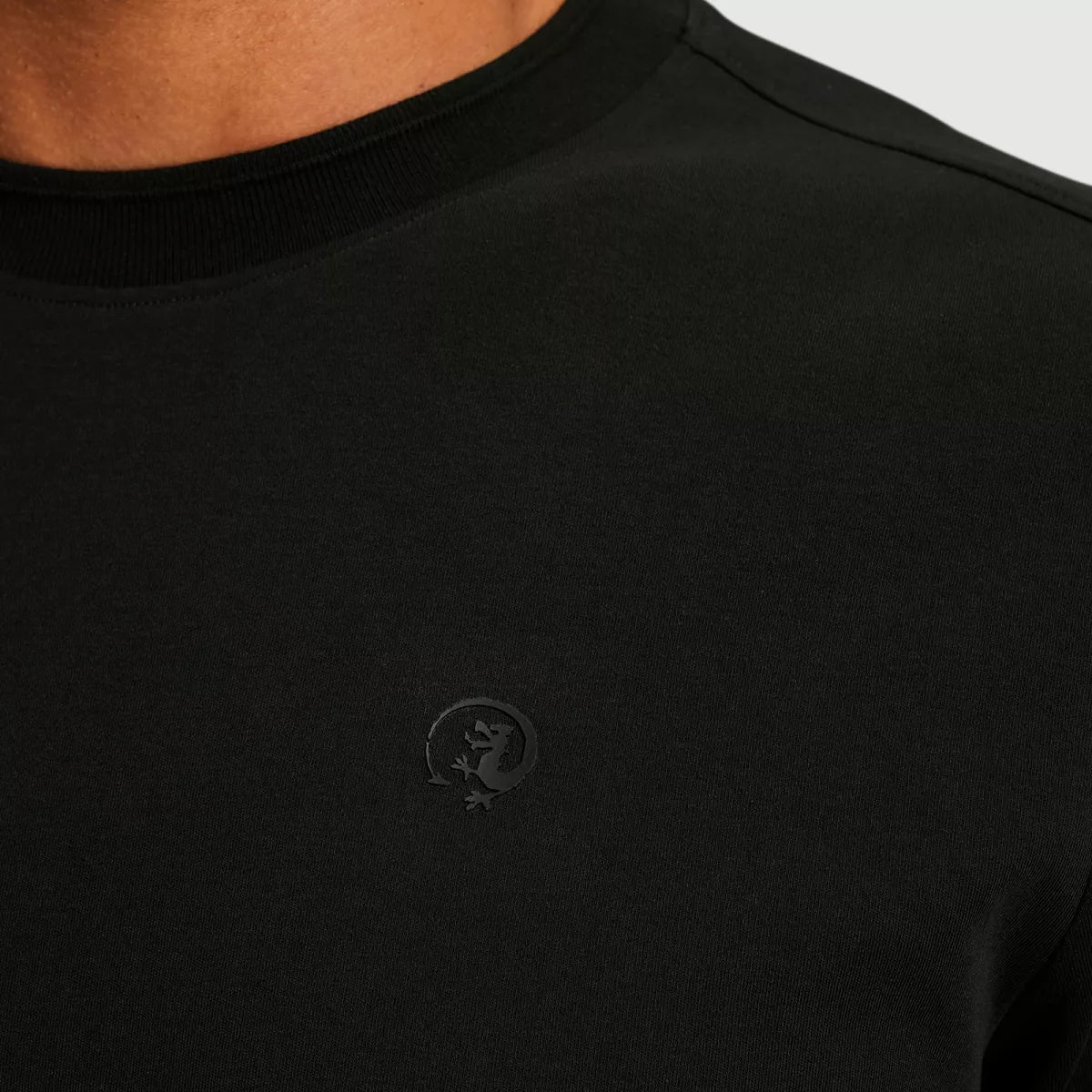 CAST IRON R-Neck Tee